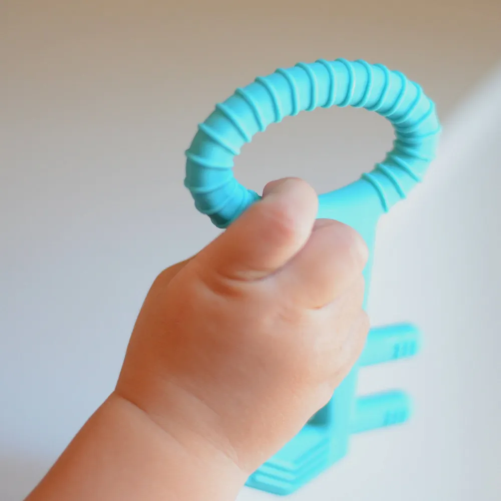 Ready To Ship Eco-friendly Non-toxic Funny Toddler Sensory Toy Soft Silicone BPA Free Key Bracelet Shape Baby Chew Teether