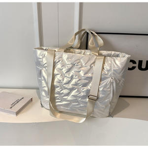 Porta bordeaux moderno per la realizzazione di borse di marca borse da donna borsa a tracolla di lusso - Product Image 4