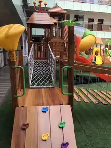 プレハブプレイハウスガーデンビルディングカスタマイズされた子供たち大きな木製屋外遊び場子供のための木製プレイハウスセット