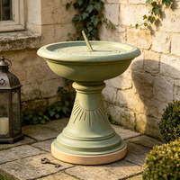 Statue de Cadran Solaire sur Piédestal en Résine Faite à la Main et Peinte à la Main, Ornement de Jardin Vert Vintage pour la Décoration Extérieure de Jardin et de Patio
