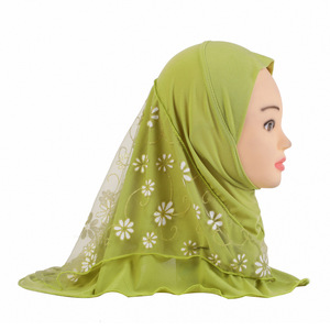 Venta caliente nueva niña pequeña 2-7 años Hijabs patrón de flores niños Hijab <span class=keywords><strong>para</strong></span> niños bufanda protección solar musulmán Hijabs instantáneos - Product Image 6