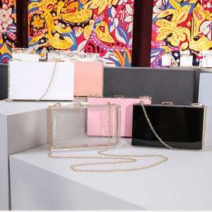 Pochette de luxe en nacre et laiton pour femme, sac à main idéal pour les soirées - Product Image 3