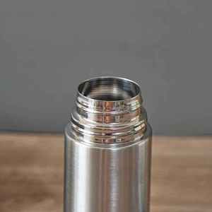 Simple Bullet-Shaped 304 Stainless Steel Vacuum Insulated Water Bottle Mug Set 6-12 Hours Thermal Insulation Modern Design Large - Product Image 4