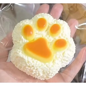 ข้าวปั้นรูปอุ้งเท้าแมวขายส่ง: ของเล่นบีบสุดน่ารัก สร้างสรรค์ บีบแล้วคืนรูปช้าๆ ช่วยคลายเครียด สนุกสุดๆเมื่อบีบ - Product Image 1