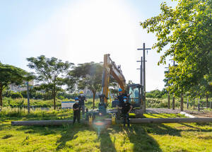 เครื่องจับยึดแบบหมุน XUVOL รุ่น Max. ตัวจับยกน้ำหนัก 1.5 ตัน สำหรับรถขุด 10-15 ตัน เครื่องจักรก่อสร้าง ท่อเหล็กพีวีซี - Product Image 2