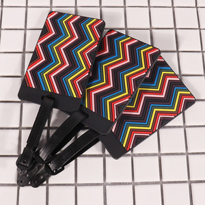 Bagaj farklılaşmasında uçak seyahat kontrolü için özel renkli bulmaca logosu promosyon hediye PVC silikon bagaj etiketleri - Product Image 4