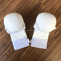Mitaines de karaté de haute qualité, gants blancs de protection des mains pour le karaté, mitaines WKF