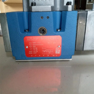 Vanne proportionnelle servo Moog D661 4651 Composant de commande hydraulique - Product Image 4
