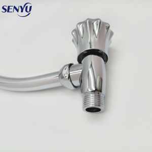 <span class=keywords><strong>Robinet</strong></span> de cuisine à angle réglable <span class=keywords><strong>Robinet</strong></span> mural de cuisine en alliage de zinc design moderne - Product Image 5