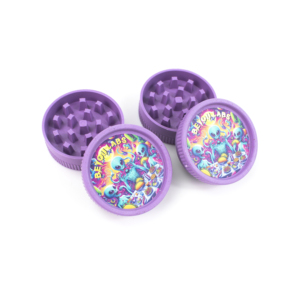 BEYOU LABS Broyeur à herbes sèches rond en plastique avec design alien coloré bleu vert violet blanc noir style moderne - Product Image 4