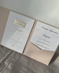 Ensemble <span class=keywords><strong>d</strong></span>'invitations de mariage de luxe à trois volets en feuille <span class=keywords><strong>d</strong></span>'<span class=keywords><strong>or</strong></span> <span class=keywords><strong>Champagne</strong></span> Texture Velours Couverture rigide <span class=keywords><strong>Carte</strong></span> acrylique transparente avec papier Love Made - Product Image 1