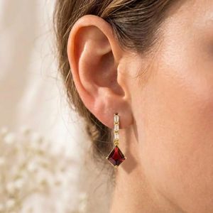 Pendientes Colgantes de Granate Natural en Forma de Cometa con Detalles de Circonita Cúbica en Oro de 18K o Plata de Ley 925, Elegantes Gemas Rojas - Product Image 6