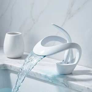 Rubinetto miscelatore monocomando da piano in <span class=keywords><strong>ottone</strong></span> spazzolato oro per lavabo <span class=keywords><strong>bagno</strong></span>, acqua calda e fredda - Product Image 2
