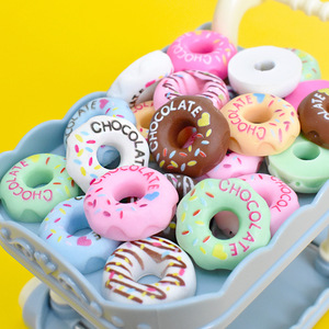 Jouets alimentaires en résine DIY, série de beignets à l'art latte avec lettres colorées - Product Image 3