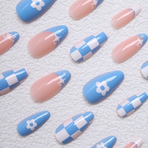 Ongles à presser en PMMA/ABS certifiés CE, <span class=keywords><strong>bleu</strong></span> <span class=keywords><strong>pastel</strong></span>, style French manucure, avec motifs marguerite, damier et étoiles, forme amande longue - Product Image 3