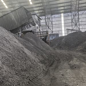 Coque metalúrgico de alta calidad al por mayor y coque para mascotas, combustible de fundición bajo en azufre, compra a granel de coque duro de 1-5mm y 10-25mm - Product Image 1