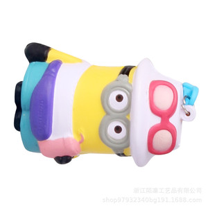 Juguete Antiestrés de PU, Figura de Minion con Sombrero Rosa y Gafas, para Niños de 5 a 7 Años, Unisex - Product Image 2