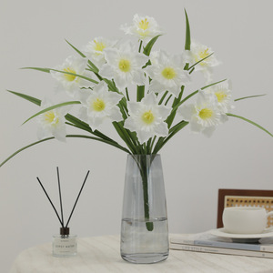 Nouveau bouquet de fleurs artificielles haut de gamme style occidental pour la décoration de table à manger intérieure, vente en gros - Product Image 3