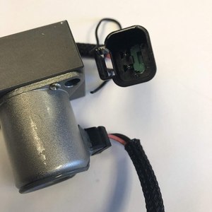 อะไหล่รถขุดคุณภาพสูง ยี่ห้อ HongWang รุ่น Pc300 Pc300-7 โซลินอยด์วาล์ว 702-21-57500 วาล์วควบคุม รับประกัน 1 ปี - Product Image 3