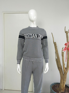 Thiết Kế Của Phụ Nữ Mùa Hè Sang Trọng Giản Dị Tracksuit Phong Cách Cổ Điển In Top Và Lỏng O-Cổ Quần Hai Mảnh Thiết Lập - Product Image 4