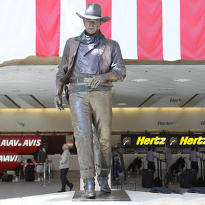 Statue de cowboy John <span class=keywords><strong>Wayne</strong></span> en bronze grandeur nature pour <span class=keywords><strong>d</strong></span>écoration extérieure - Product Image 1