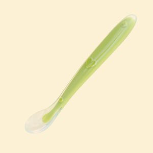 Cuchara de destete de bebé de silicona suave sin BPA personalizada Nuevo diseño para alimentación de alimentos sólidos infantiles - Product Image 3