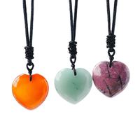 Pendentif en cristal naturel en forme de cœur, pierre de guérison, collier en améthyste, cadeau pour la Saint-Valentin pour les femmes