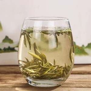 Fuding Organic Silver Needle Thé blanc en vrac au goût sucré fraîchement traité pour la santé et l'amincissement pour les personnes du nouvel âge - Product Image 5