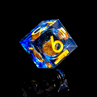 Ensemble de dés DND en résine écologique faits à la main, bleu glacé lavande, à noyau liquide et bords tranchants, polyédriques 7 pièces pour Dungeons & Dragons
