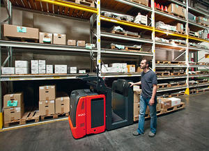 Chariots élévateurs Linde 1111 2t à changement de batterie latéral sur roulettes 3 PzS ou 4 PzS à faible hauteur avec <span class=keywords><strong>plateforme</strong></span> élévatrice N20VI N20VLI - Product Image 3