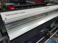Plotter de Inyección de Tinta de Formato Grande Roland Re-640 Restaurado, Impresora de Sublimación Eco-Solvente para Uso en Páginas Anchas Multicolores