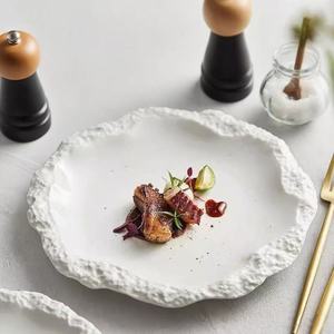 Assiette à dîner de luxe moderne, assiette plate en céramique pour la maison, assiette moderne, assiette à grain de pierre - Product Image 3