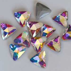 Strass en verre triangulaires 3D en cristal K9 de haute qualité Oleeya pour la fabrication de bijoux, accessoires de bricolage, perles de cristal en gros - Product Image 5