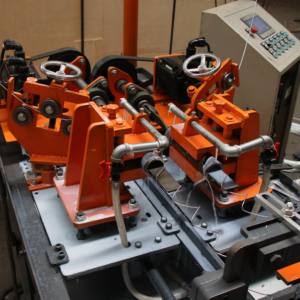 Máquina automática de fabricación de vallas de alambre doble individual de alta calidad, Motor de componente central China para fabricación de malla de alambre - Product Image 3