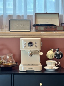 Machine à café expresso semi-automatique 3-en-1 électrique 04E avec mousseur à lait et système de brassage pour usage domestique - Product Image 6