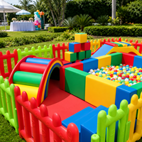 Ensemble d'équipements de jeu gonflables Rianbow Color avec château gonflable, piscine à balles, structure d'escalade, toboggan et tunnel pour location événementielle