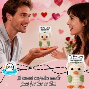 Peluche Canard de Remerciement Faite à la Main au Crochet, Inspirante et Encourageante - Un Cadeau d'Anniversaire Amusant Adapté aux Hommes et aux Femmes - Product Image 4