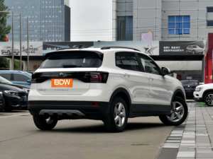 Volkswagen T-Cross 2023 1.5L L4 6AT d'occasion à vendre – 5 places, conduite à gauche, intérieur sombre, voiture de ville économique et confortable pour le quotidien - Product Image 5