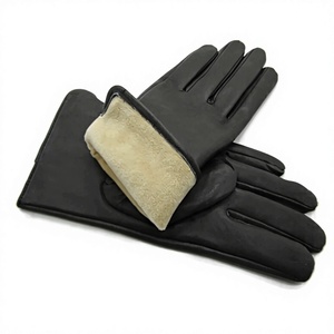 Gants d'hiver en cuir de mouton noir pour femmes, longueur poignet, style uni, non doublés, design thermique pour un usage quotidien - Product Image 3