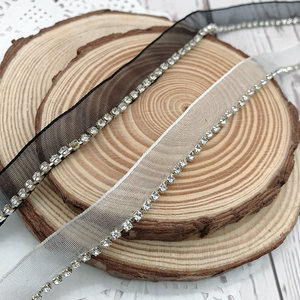 Vente directe usine : Tissu en gaze de neige avec chaîne de strass et dentelle pour coiffes, sacs et accessoires vestimentaires DIY - Product Image 2