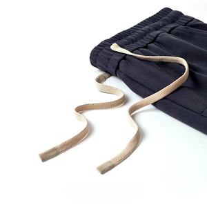 TKAN110D Pantalones casuales personalizados para hombres Estilo de ajuste suelto con bolsillo lateral Pantalones de chándal Pantalones de cintura elástica con cordón - Product Image 3