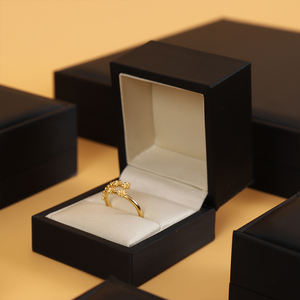 Boîte à bijoux en cuir PU <span class=keywords><strong>de</strong></span> luxe avec logo personnalisé, prix d'usine, pour bracelet, collier, pendentif, boucles d'oreilles, boîte à bijoux en velours - Product Image 2