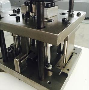 Macchina Pneumatica per Punzonatura Angolare in Alluminio con 4 Stazioni di Lavoro e 4 Stampi - Product Image 4