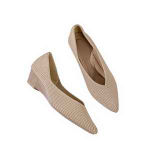 Chaussures de princesse en maille respirante à semelle souple, <span class=keywords><strong>mocassins</strong></span> à enfiler à bout pointu, chaussures simples d'été pour femmes, chaussures tricotées à talon compensé - Product Image 1