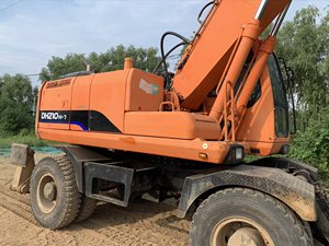 Prix réel fournisseur : Excavatrice sur pneus Hyundai 210 d'occasion (90% neuve), 21 tonnes, modèle 2023 HYUNDAI DH210W-7, moteur DB58TIS en bon état - Product Image 2