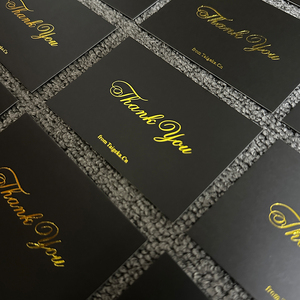 Sang Trọng Nhỏ Màu Đen Tên Thẻ Kinh Doanh Dày Nổi Logo Vàng Trên Giấy Tráng Chết Cắt Tùy Chỉnh In Ấn Cho Kinh Doanh Thủ Công Sử Dụng - Product Image 2