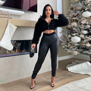 Ensemble de 2 pièces élégant en similicuir avec <span class=keywords><strong>legging</strong></span> et haut court Plume de la veste S Ulder - Product Image 2