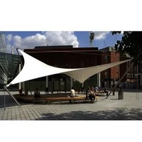 Structure de membrane en tissu PVDF résistante à la traction, imperméable, pour couverture de toit paysager, parasol et auvent pare-soleil