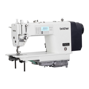 Le S-7180A Brother utilise <span class=keywords><strong>un</strong></span> moteur à entraînement direct pour fournir une couture de haute qualité et augmenter l'efficacité de la production. - Product Image 1