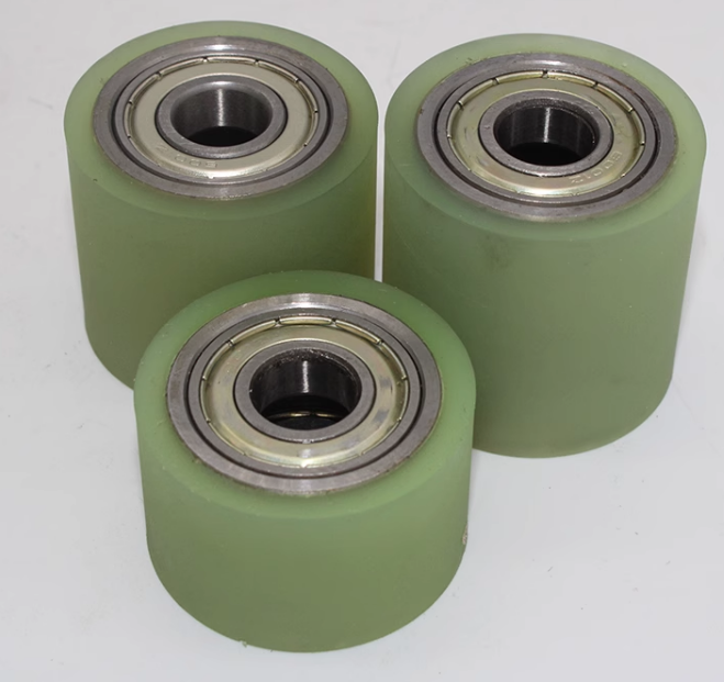 China manufacturer bore10x22x40mm polyurethane rubber coated industrial conveyor drive rollers with Iron core